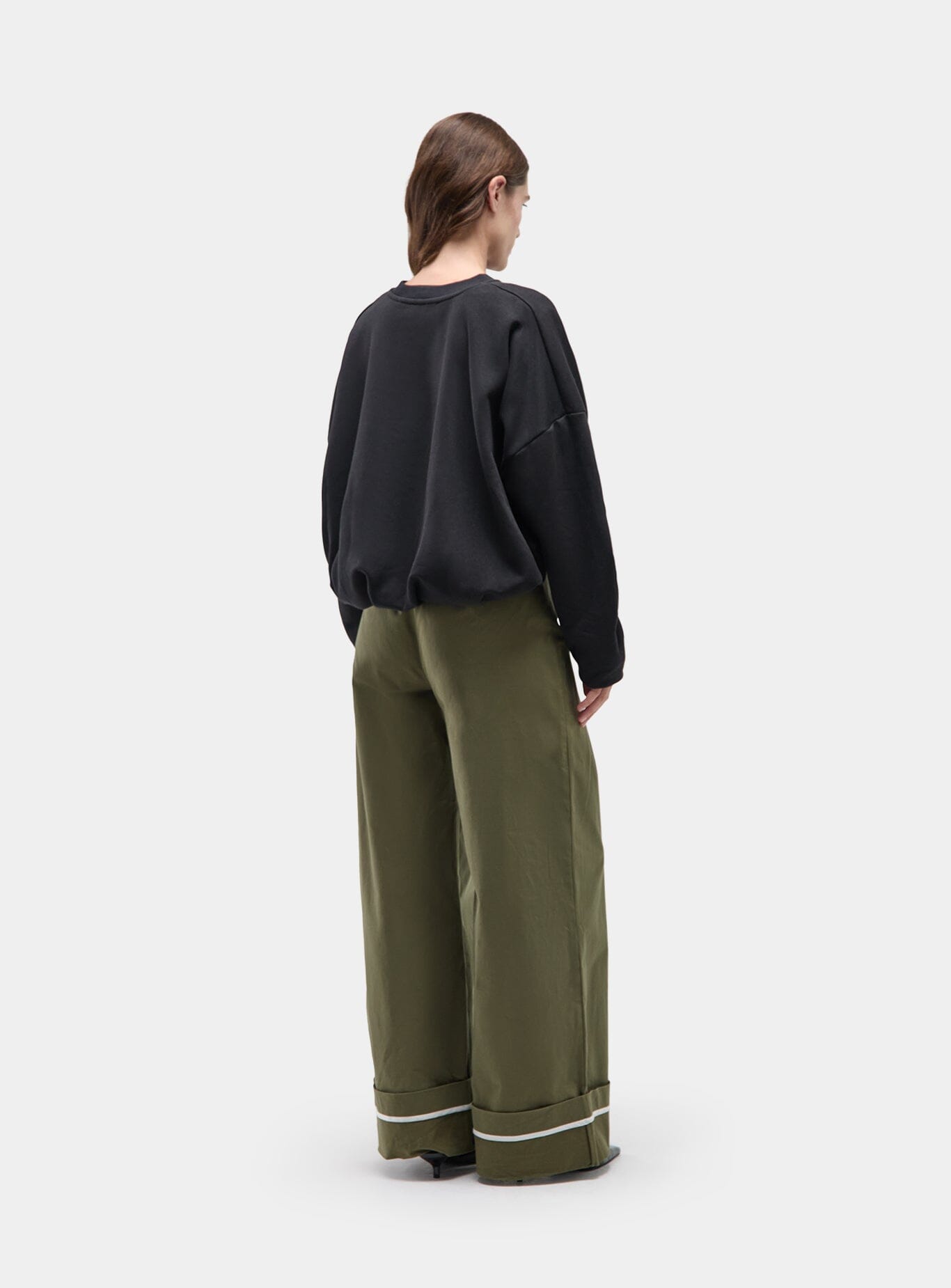 KELLY BLACK SWEATSHIRT