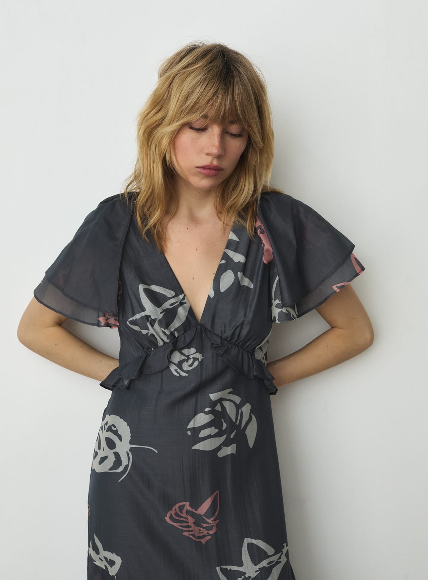 AMIRA GREY MIDI DRESS