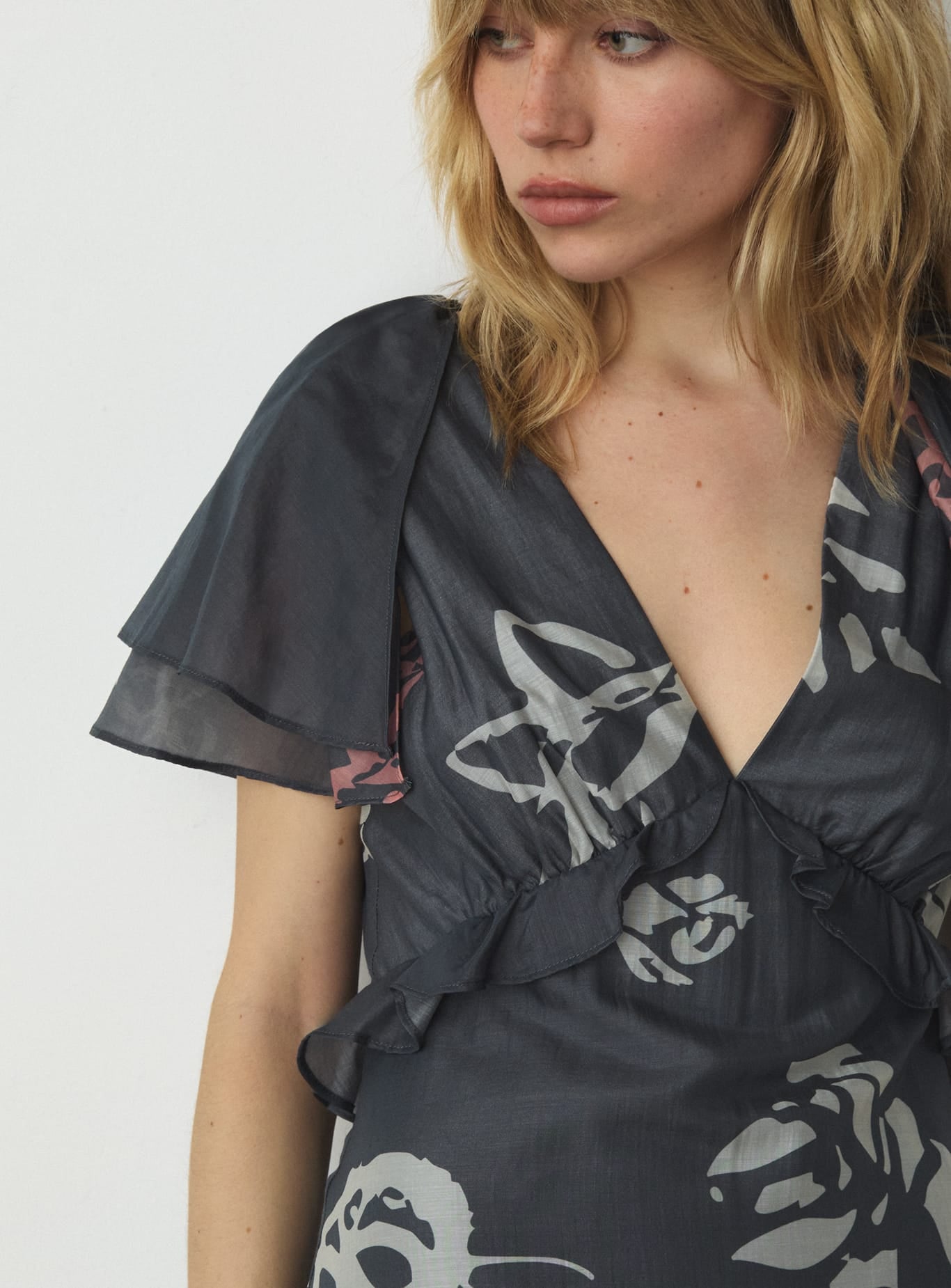 AMIRA GREY MIDI DRESS