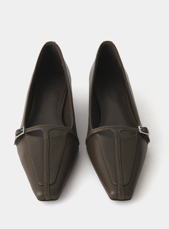 MIA LEATHER KITTEN HEELS
