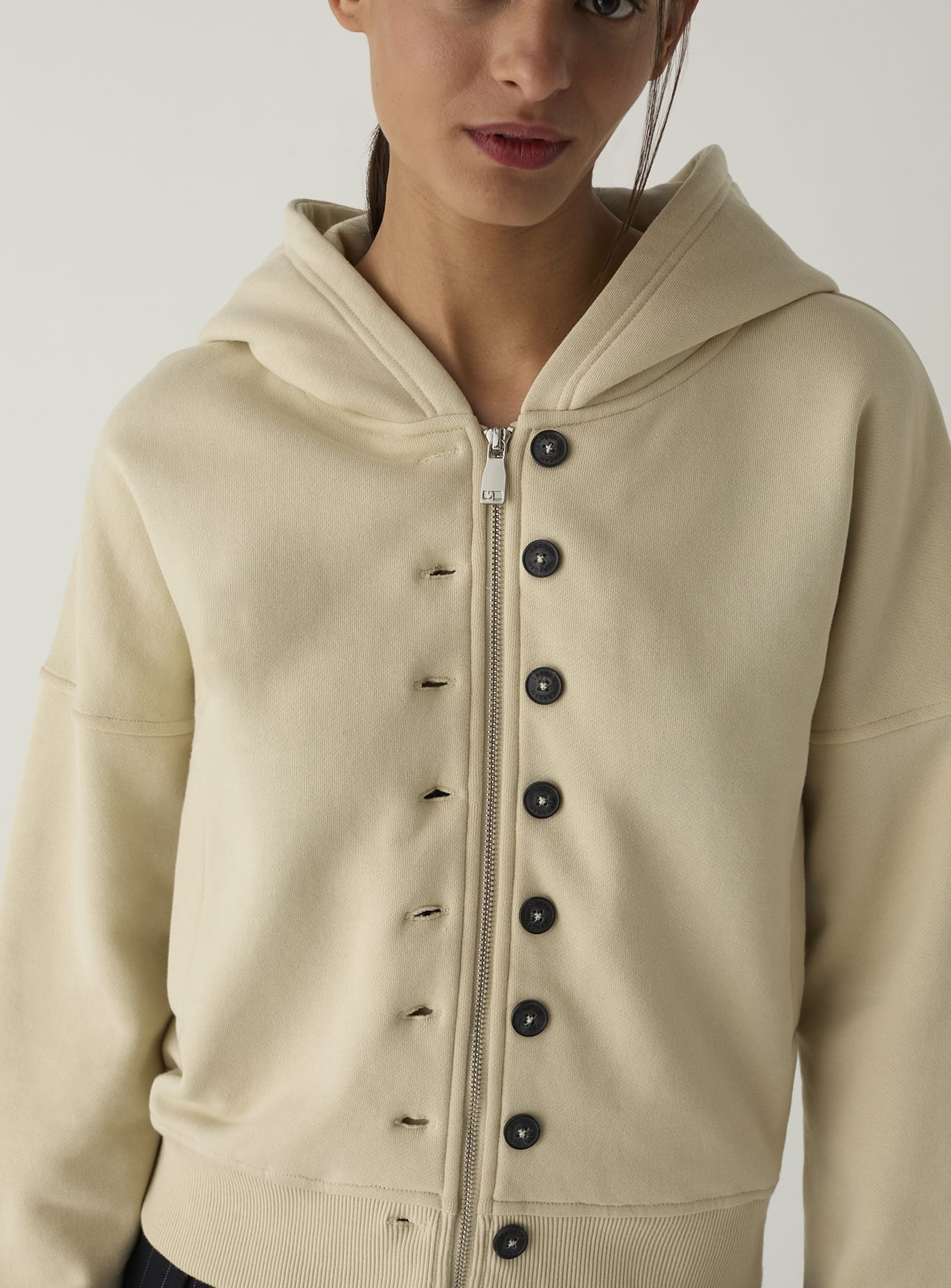 CHIARA ECRU ZIPPER SWEATSHIRT