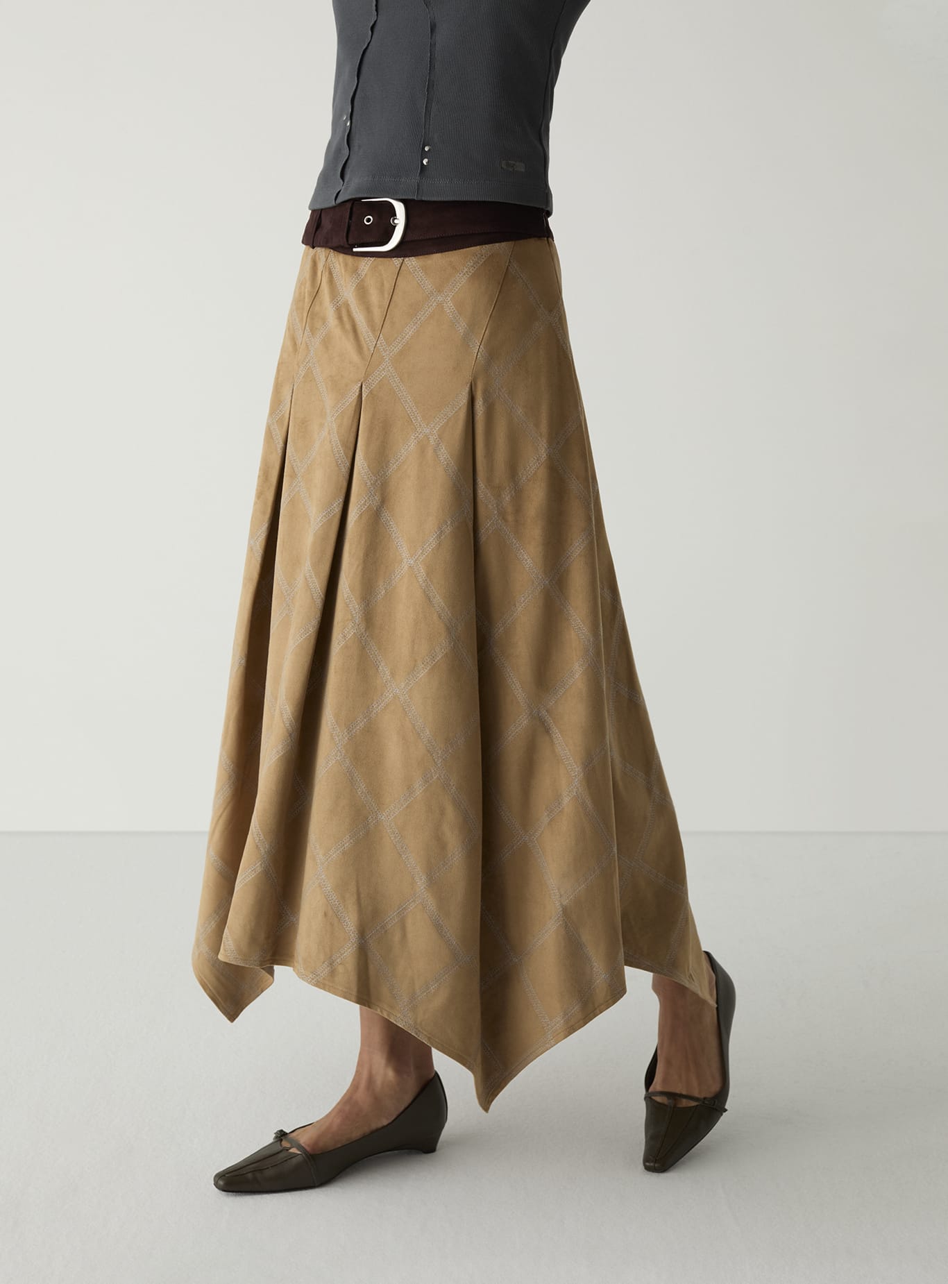 TYLA CAMEL EMBROIDERED MIDI SKIRT