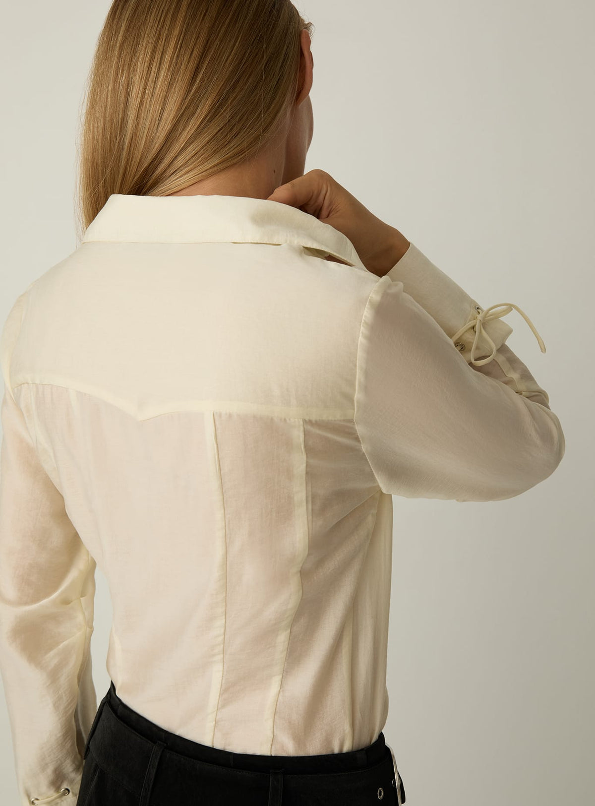 ARWEN ECRU RUCHED BLOUSE