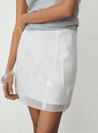 ISABELLA WHITE SHORT SKIRT