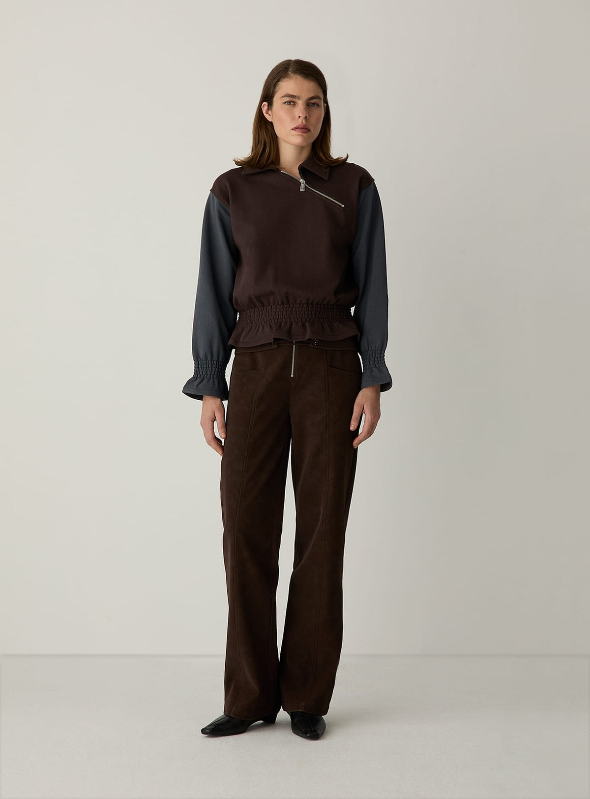 JOLANDA BROWN SWEATSHIRT