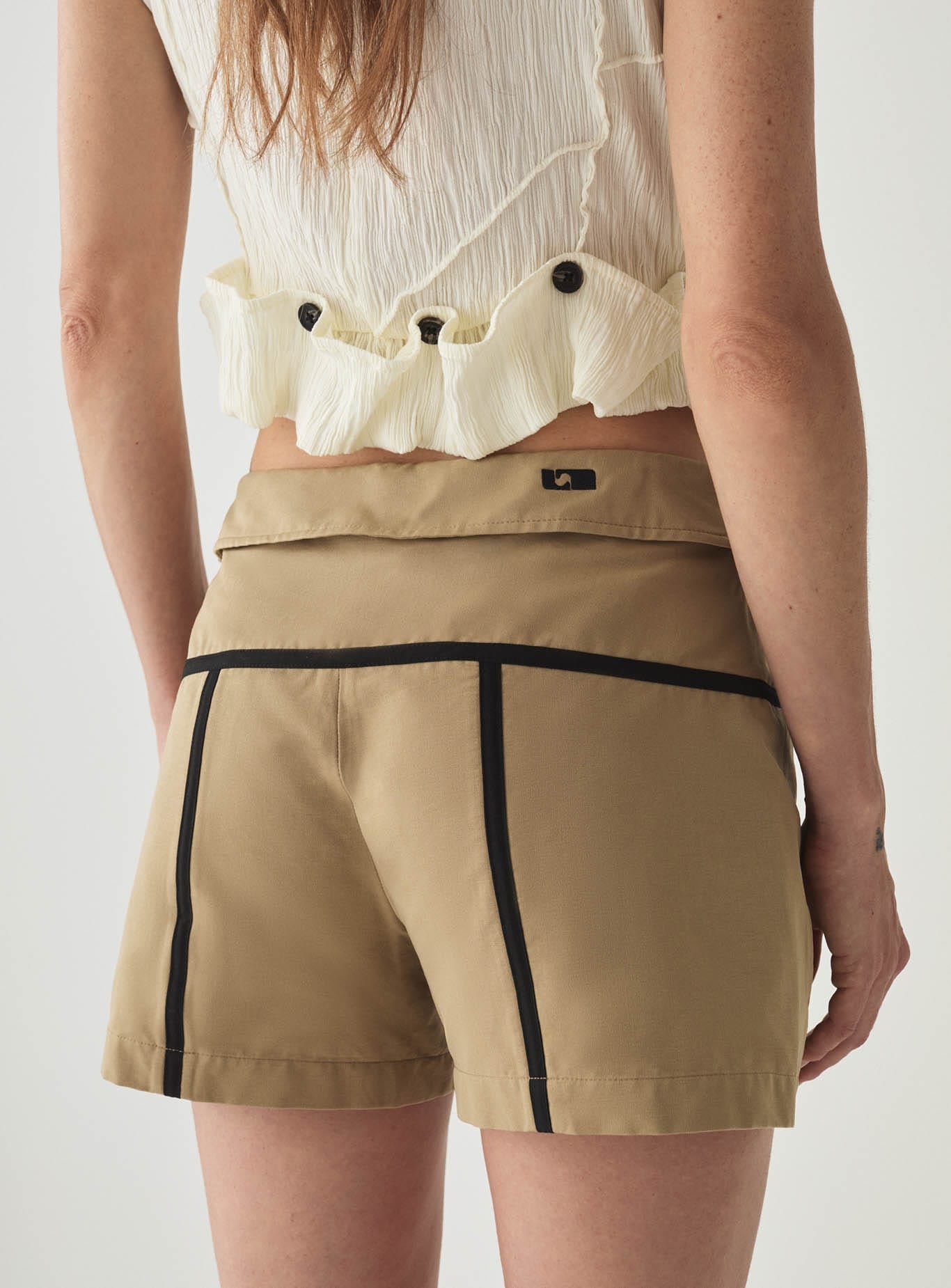 KALI CAMEL SHORT PANTS