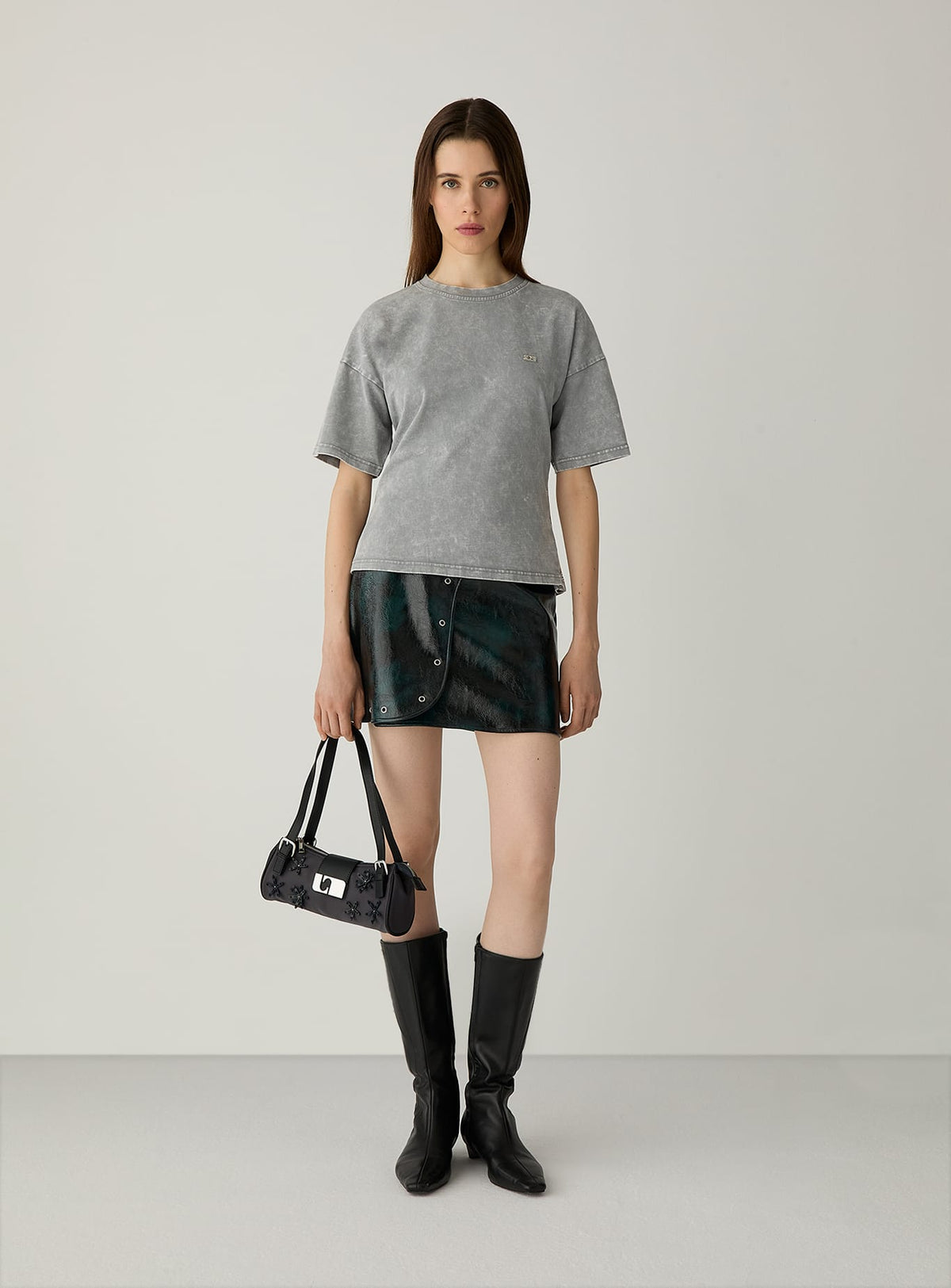 NAEVA GREY T SHIRT