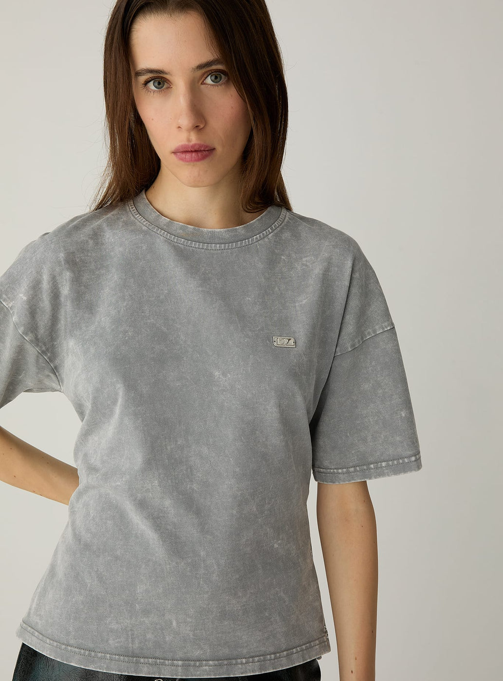NAEVA GREY T SHIRT