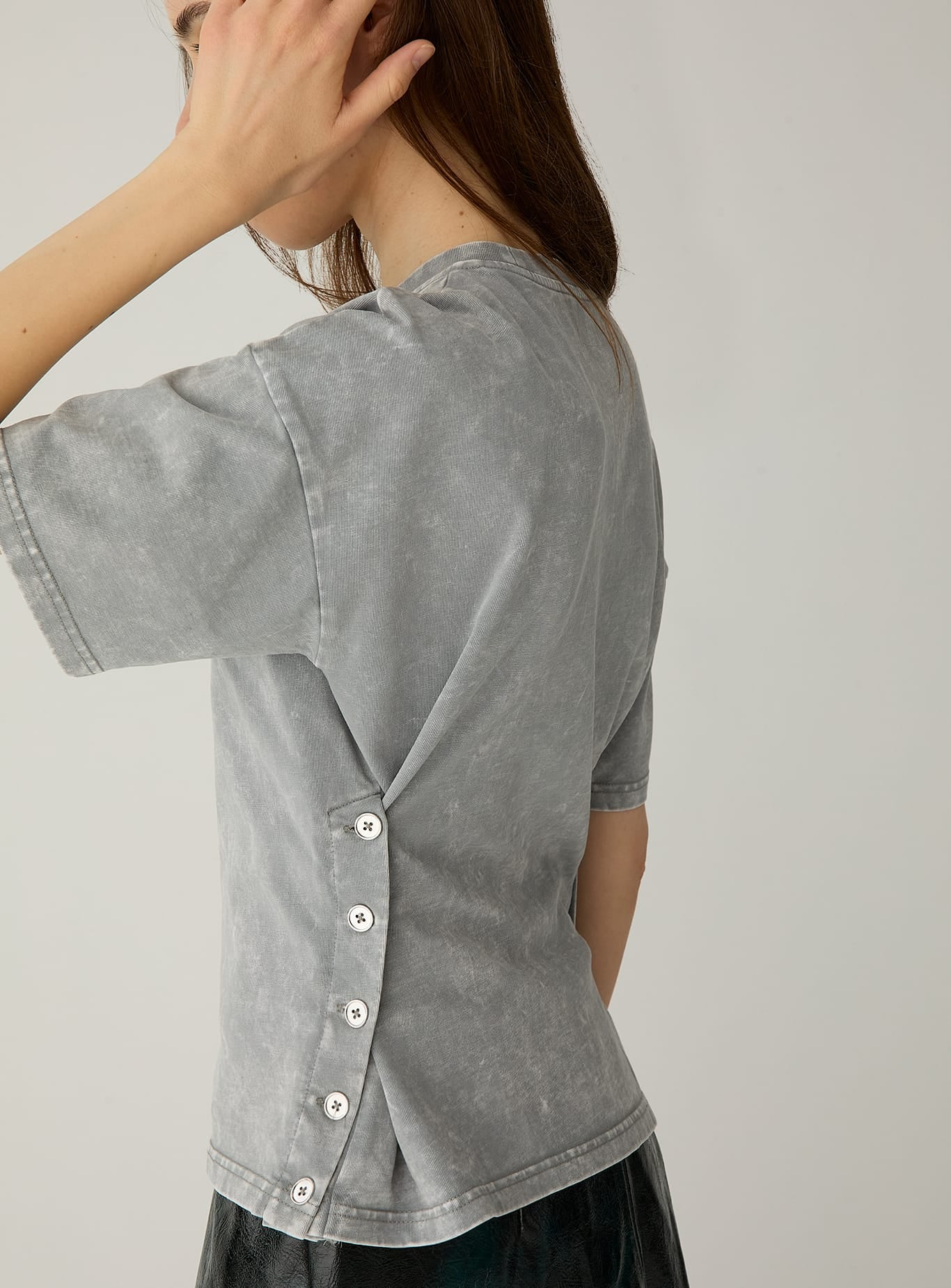 NAEVA GREY T SHIRT