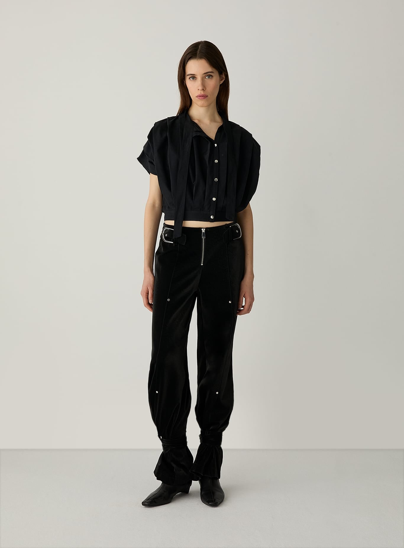 KAORI BLACK TEXTURED PANTS