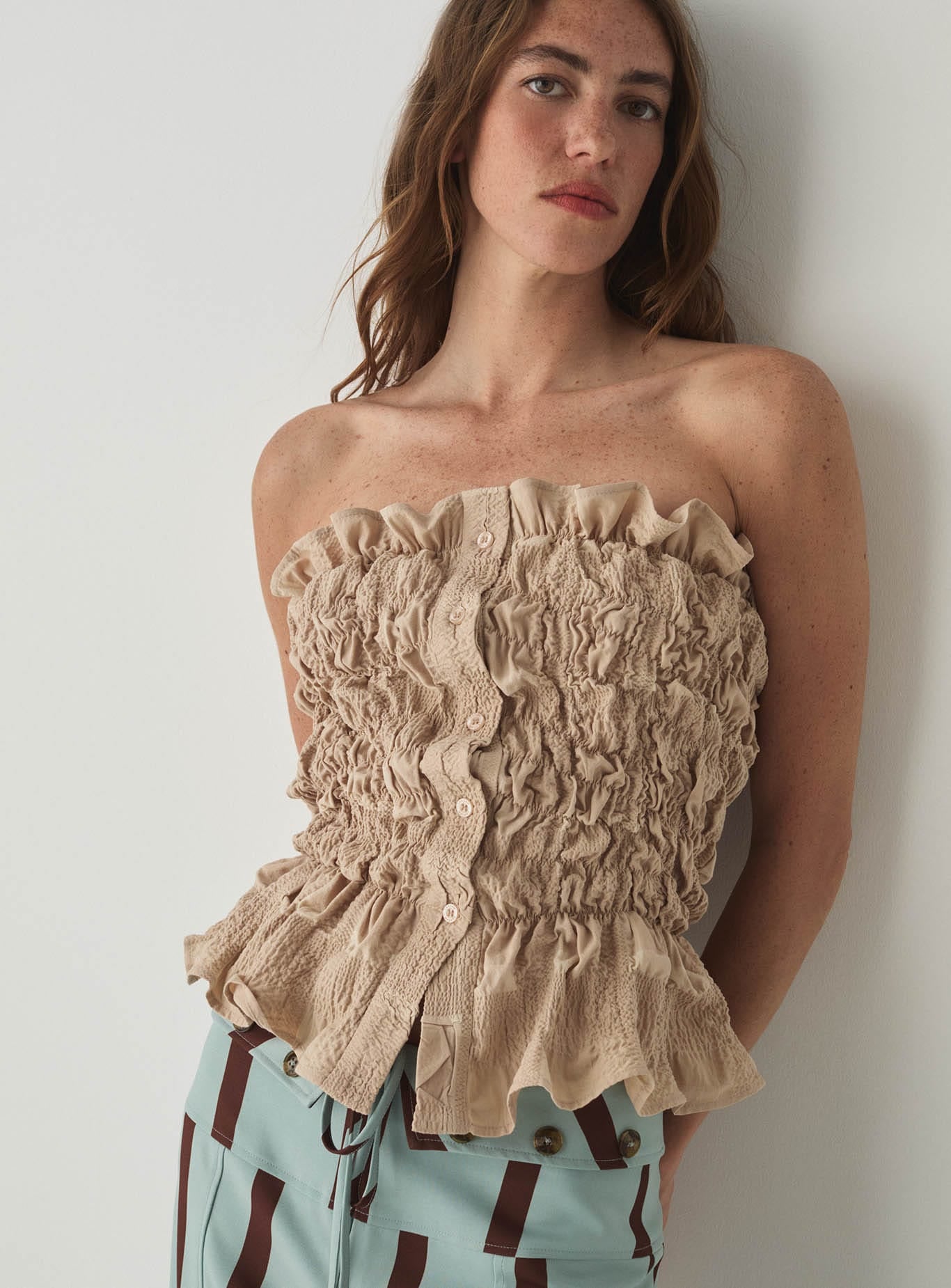 SUSAN SAND STRAPLESS TOP