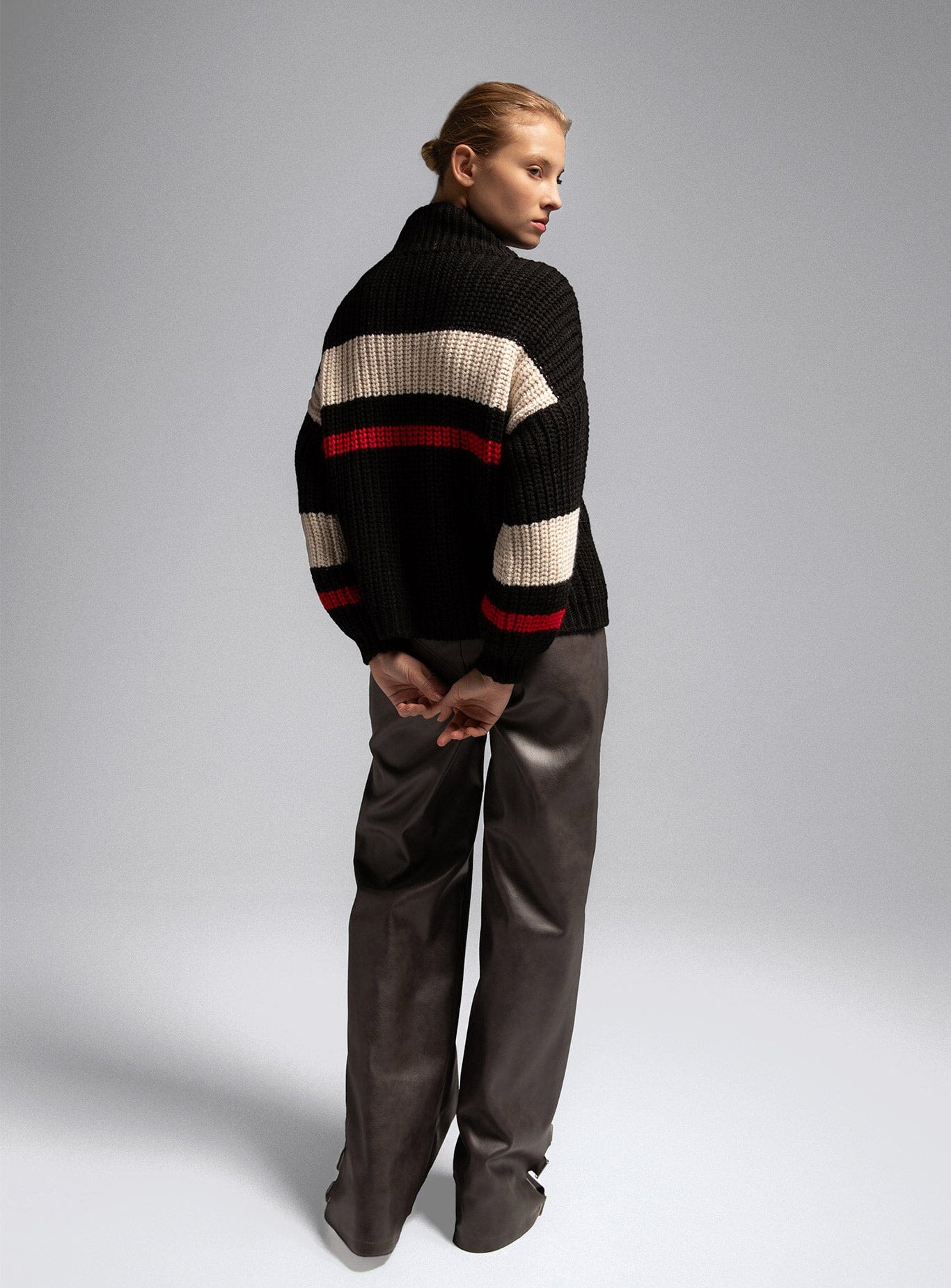 ROMEO TURTLE NECK KNIT