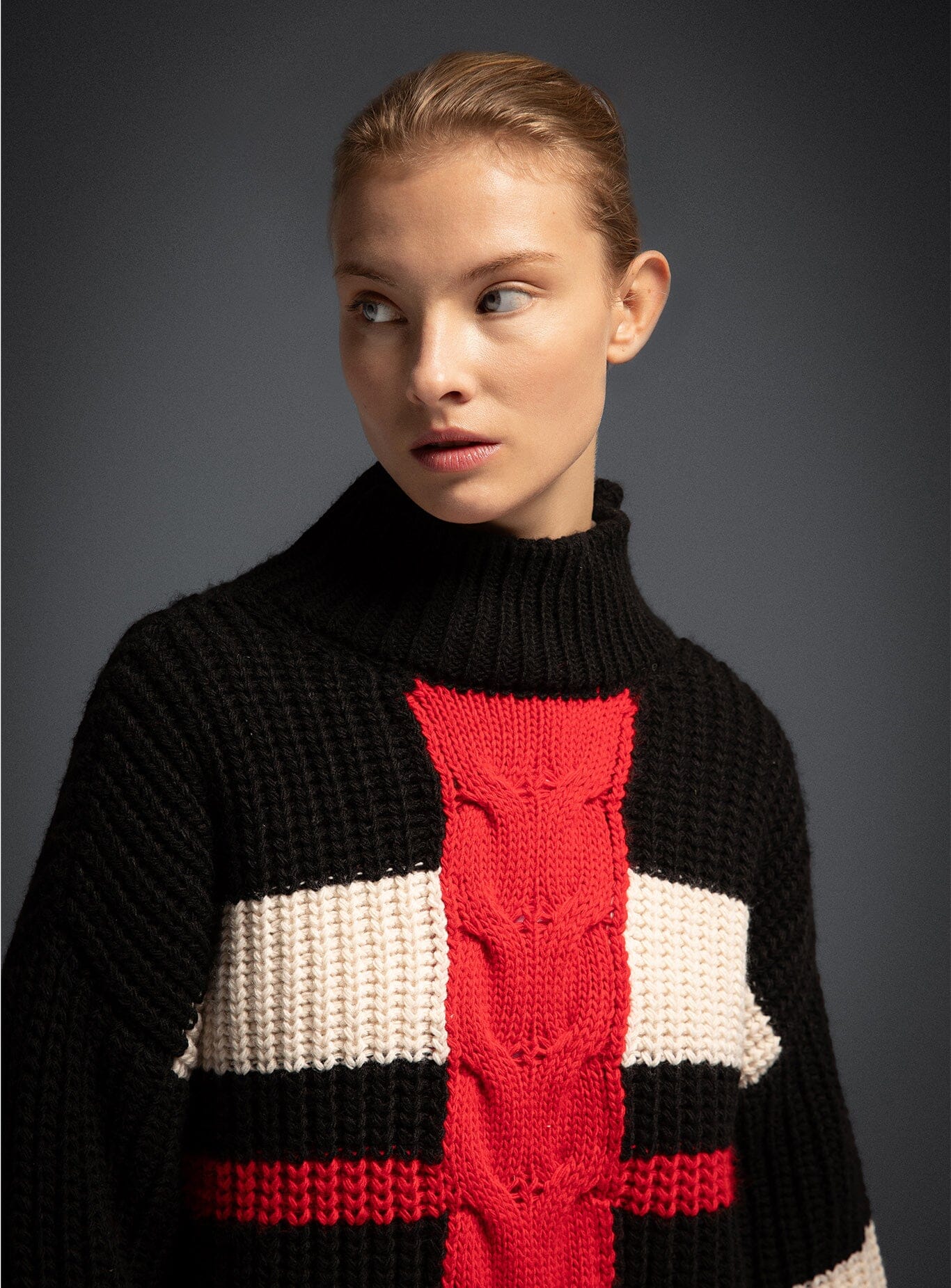 ROMEO TURTLE NECK KNIT